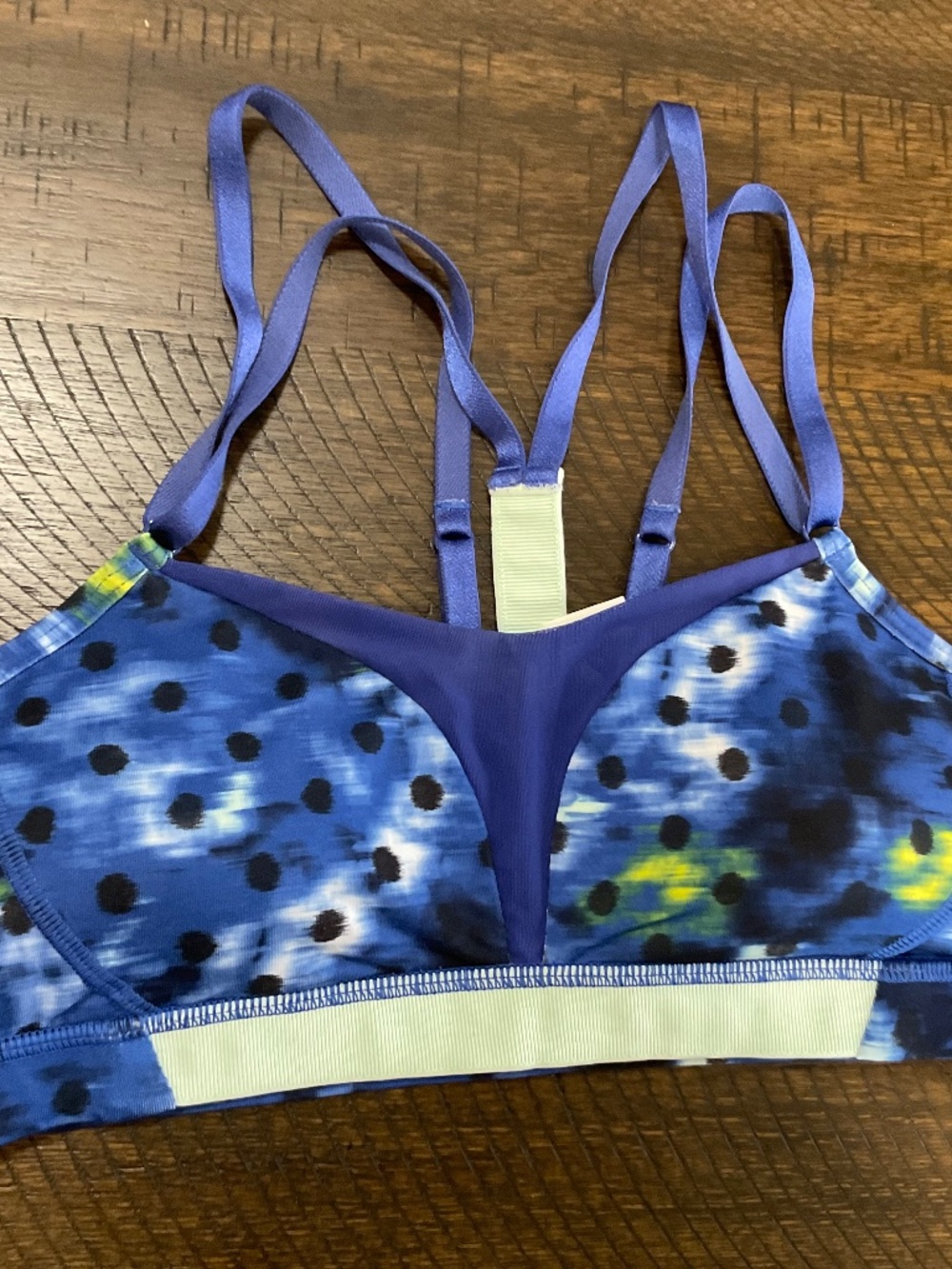 Lululemon sorts bra